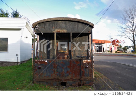 旧愛国駅は現在廃線駅に錆び付いた廃車輛ヨ4353車掌車2 116634428