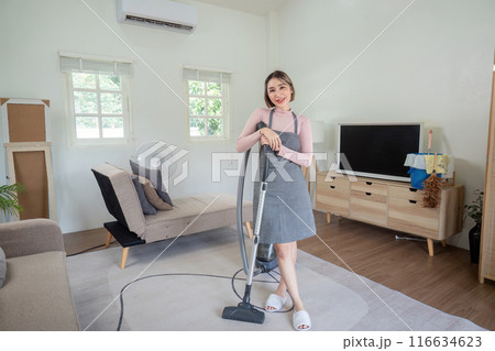 Picture of Vacuum-compressed Irregular-shaped Nordic Designer Arc-shaped ...