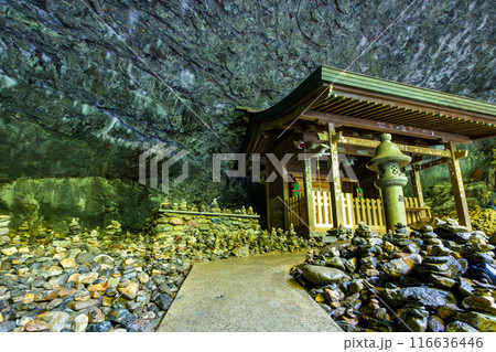 天岩戸神社 西本宮 “神話”の聖地& パワースポットを巡る旅に映える天岩戸神社(高千穂町) 天岩戸神社 西本宮 “神話”の聖地& パワースポットを巡る旅に映える天岩戸神社(高千穂町) 116636446