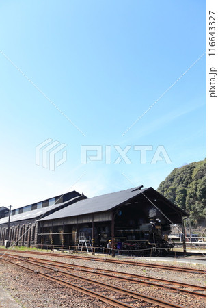 車両基地と蒸気機関車・車両形式8620形・車両番号58654号機と青空 車両基地と蒸気機関車・車両形式8620形・車両番号58654号機と青空 116643327