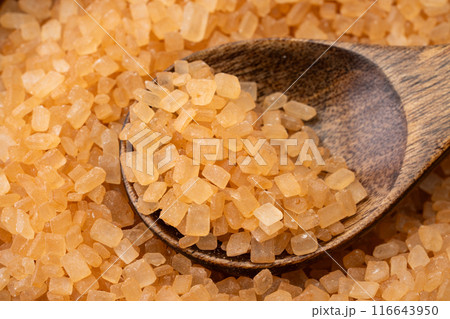 スプーンですくったざらめ 116643950