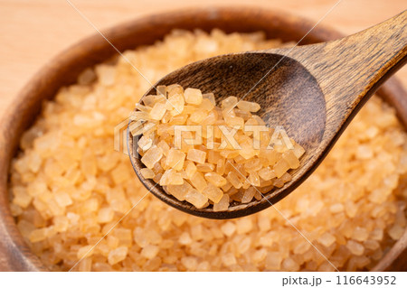 スプーンですくったざらめ 116643952