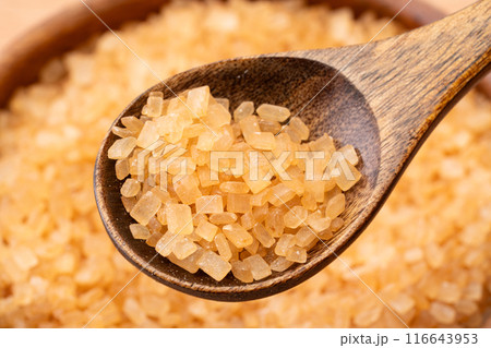 スプーンですくったざらめ 116643953