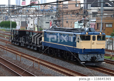 宇都宮線:宇都宮貨物ターミナル行のバラスト輸送列車(EF65形牽引) 宇都宮線:宇都宮貨物ターミナル行のバラスト輸送列車(EF65形牽引) 116645365