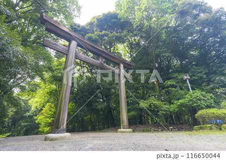 近江神宮 二の鳥居(滋賀県大津市) 近江神宮 二の鳥居(滋賀県大津市) 116650044