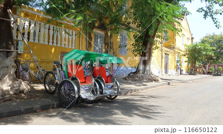 ベトナム中部の観光地ホイアン 観光用三輪自転車 シクロ ベトナム中部の観光地ホイアン 観光用三輪自転車 シクロ 116650122