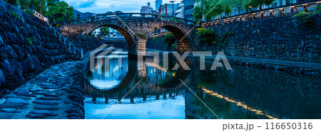 中島川と眼鏡橋の夜景ライトアップ パノラマ 【長崎市】 中島川と眼鏡橋の夜景ライトアップ パノラマ 【長崎市】 116650316