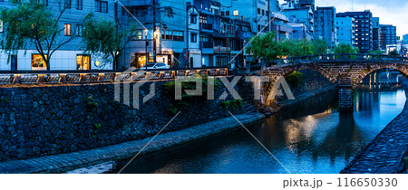 中島川と眼鏡橋の夜景ライトアップ　パノラマ　【長崎市】 116650330