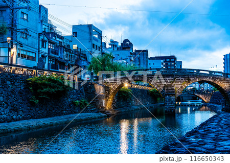 中島川と眼鏡橋の夜景ライトアップ 【長崎市】 中島川と眼鏡橋の夜景ライトアップ 【長崎市】 116650343