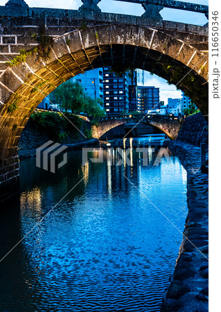 中島川と眼鏡橋の夜景ライトアップ 【長崎市】 中島川と眼鏡橋の夜景ライトアップ 【長崎市】 116650346