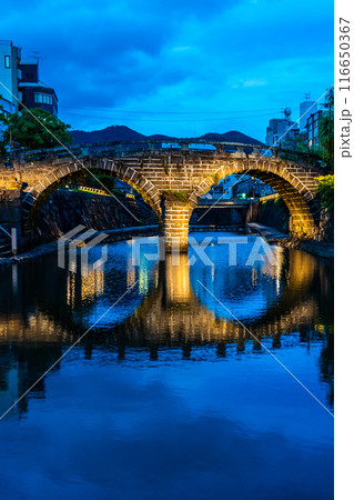 中島川と眼鏡橋の夜景ライトアップ　【長崎市】 116650367