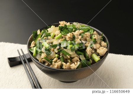 ニラ丼 にら丼　スタミナ丼　 116650649