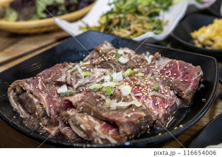 Korean bbq Marinated Grilled Beef Ribs 116654006