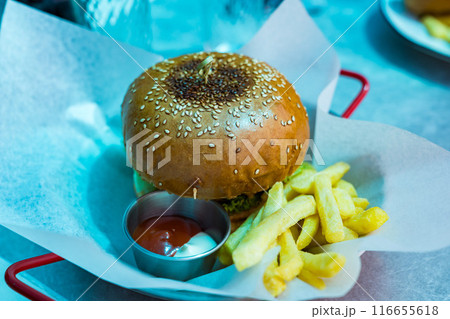 カザフスタンマンギスタウのハンバーガー 116655618