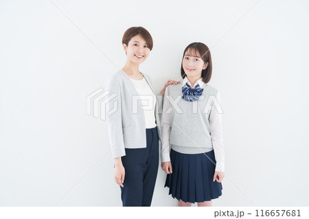 女子高校生と女性塾講師 116657681
