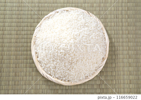 ザルに盛られた白米 116659022