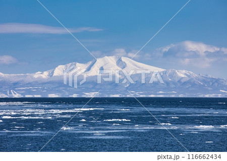 流氷と海別岳 流氷と海別岳 116662434