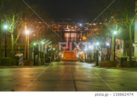 【#函館】八幡坂から見た夜景 116662474
