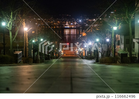 【#函館】八幡坂から見た夜景 【#函館】八幡坂から見た夜景 116662496