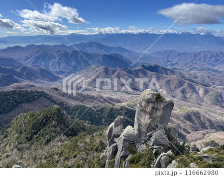 日本百名山 瑞牆山山頂から 真冬の景色 116662980