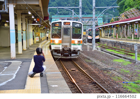 JR東日本上越線の越後中里駅から水上駅までの車窓風景(2022年夏) 116664502