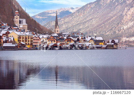The old Austrian village Hallstatt on a winter day. 116667120