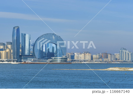 アゼルバイジャン・バクー　ベイサイドの高層ビル群 / Baku, Azerbaijan 116667140