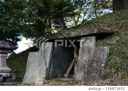 穴八幡古墳（埼玉県小川町） 116671652