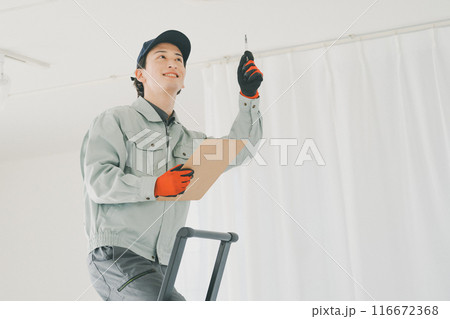 点検する業者 116672368