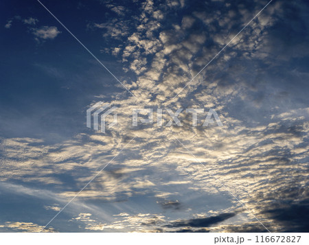 朝焼けの空と雲 朝焼けの空と雲 116672827