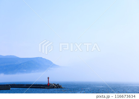 北海道羅臼町にある小さな漁港 北海道羅臼町にある小さな漁港 116673634