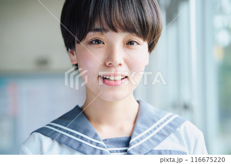 笑顔の女子高生 笑顔の女子高生 116675220