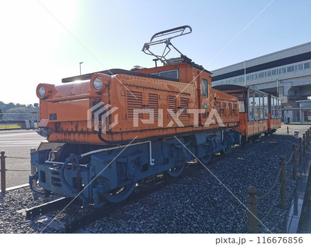 黒部峡谷鉄道の保存車両 ED凸型電気機関車とハ形二軸客車 116676856