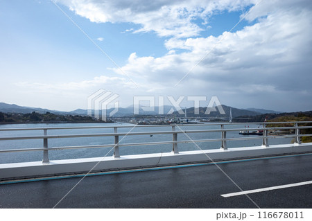 気仙沼大島大橋から見える気仙沼湾横断橋 気仙沼大島大橋から見える気仙沼湾横断橋 116678011