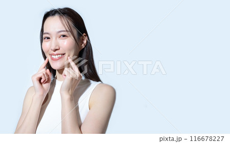 歯並びが綺麗な女性イメージ 歯並びが綺麗な女性イメージ 116678227