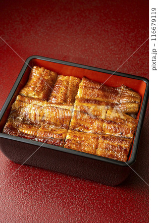 美味しそうな鰻重 116679119