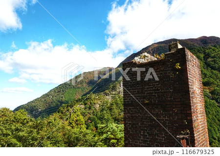 別子銅山と青空 116679325