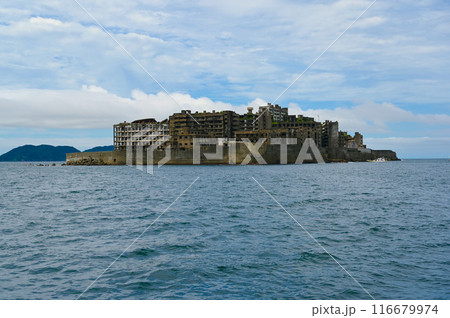 軍艦島（端島）北西側　65号棟　世界文化遺産　長崎市 116679974