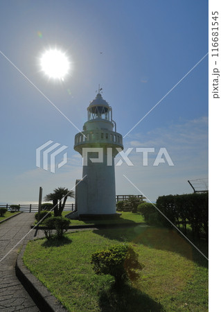 宮崎の南国の太陽に照らされた細島灯台の景色 宮崎の南国の太陽に照らされた細島灯台の景色 116681545