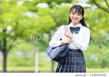 女子高生　制服　ポートレート 116681608