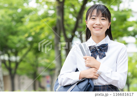 女子高生　制服　ポートレート 116681617