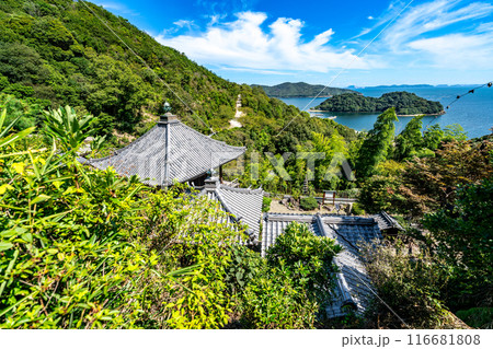 初秋の坂越　妙見寺と生島の風景　兵庫県赤穂市 116681808