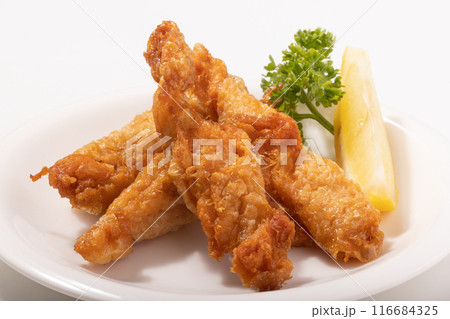 鶏肉の鶏皮包み揚げ 鶏肉の鶏皮包み揚げ 116684325