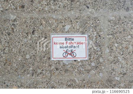 No bicycle parking sign in the German language 116690525