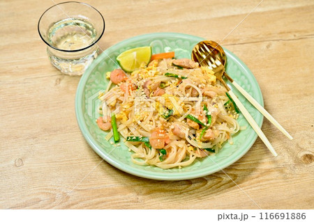 タイ風パッタイ(タイ風焼きそば、ライスヌードル炒め) タイ風パッタイ(タイ風焼きそば、ライスヌードル炒め) 116691886