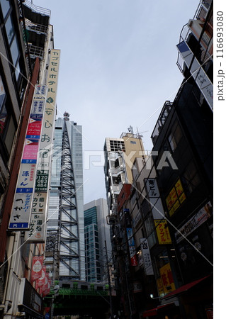 新橋西口通り商店街 116693080