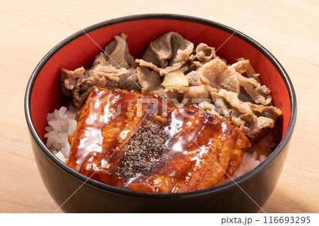 うな牛（鰻蒲焼きと牛丼） 116693295