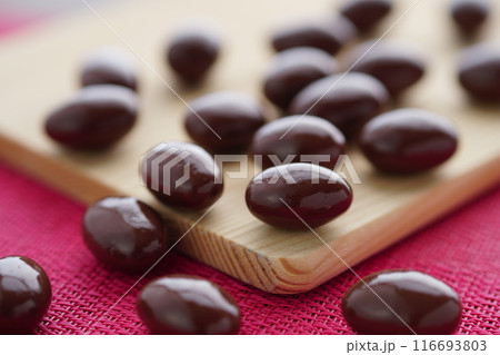アーモンドチョコレート 116693803