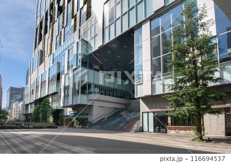 東京都渋谷区の複合商業施設、渋谷ストリーム横の稲荷橋広場 116694537