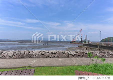 海の中へひたすらつづく道から観える風景 観光スポット 長部田海床路(ながべたかいしょうろ)宇土市住吉 海の中へひたすらつづく道から観える風景 観光スポット 長部田海床路(ながべたかいしょうろ)宇土市住吉 116694586